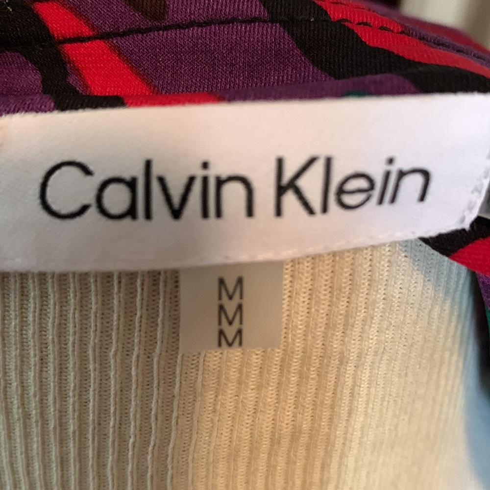 Beautiful Sheer Sleeve Multi Color Top. Size M. N… - image 3